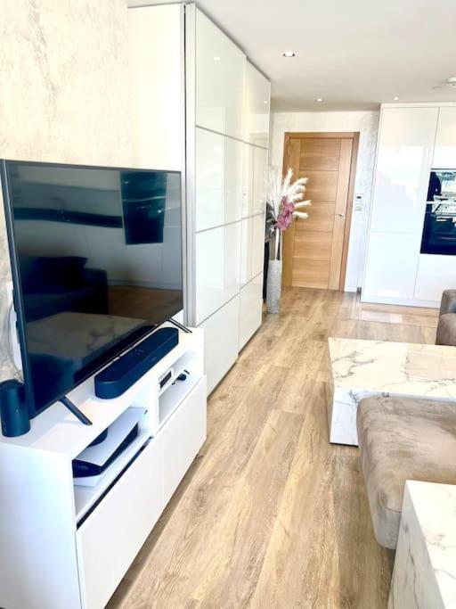Ocean Village High Floor Luxury Modern Apartment Gibraltar Buitenkant foto