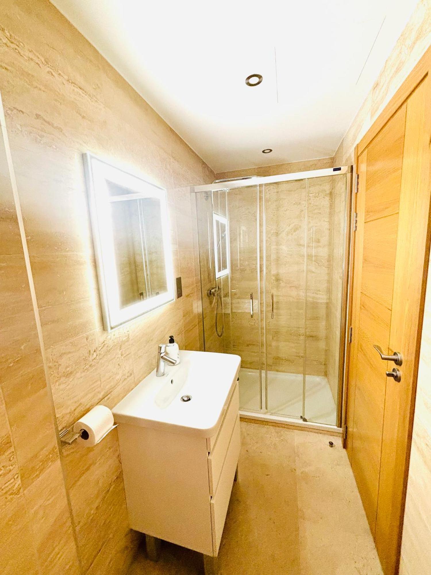 Ocean Village High Floor Luxury Modern Apartment Gibraltar Buitenkant foto