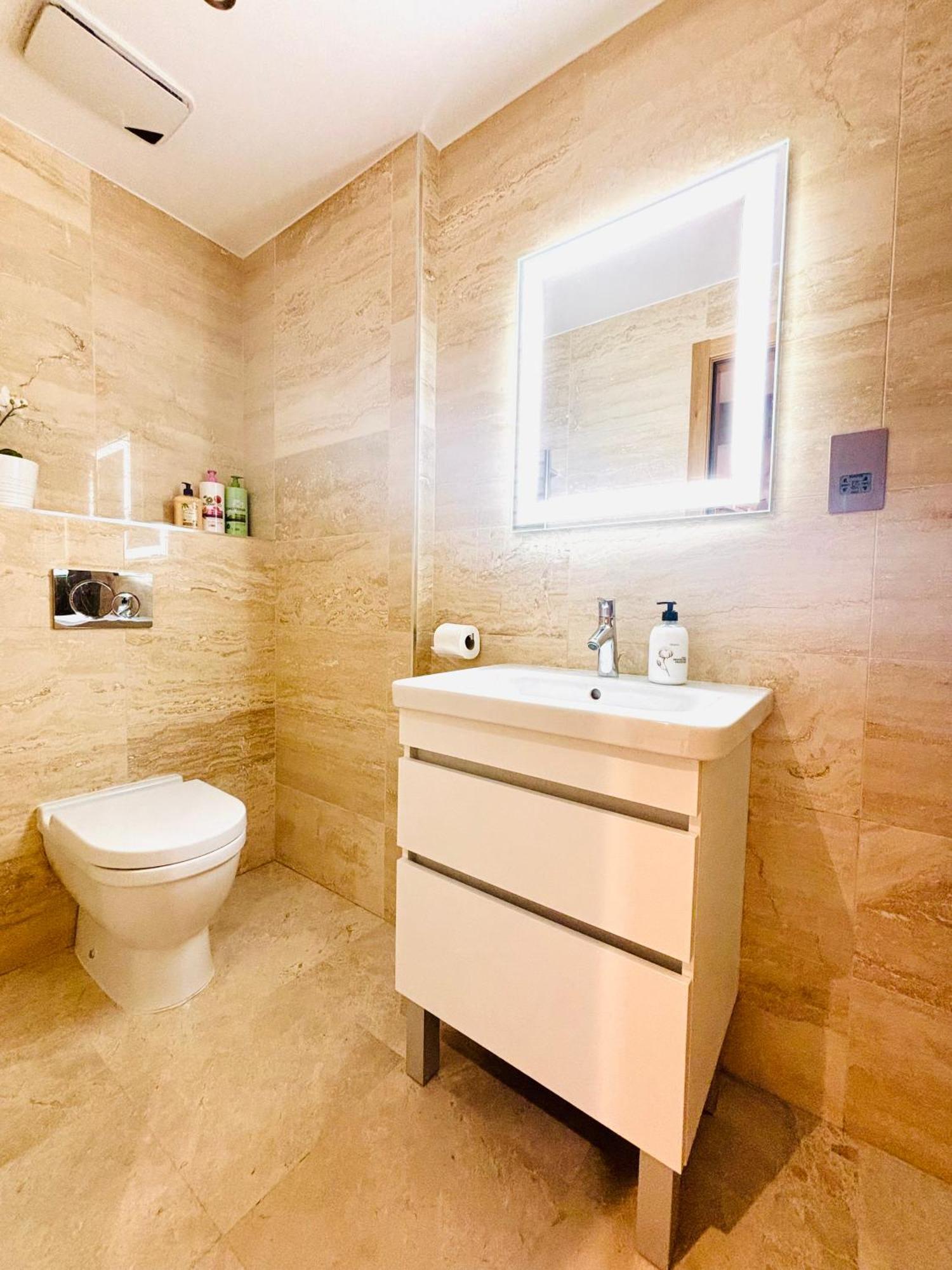 Ocean Village High Floor Luxury Modern Apartment Gibraltar Buitenkant foto